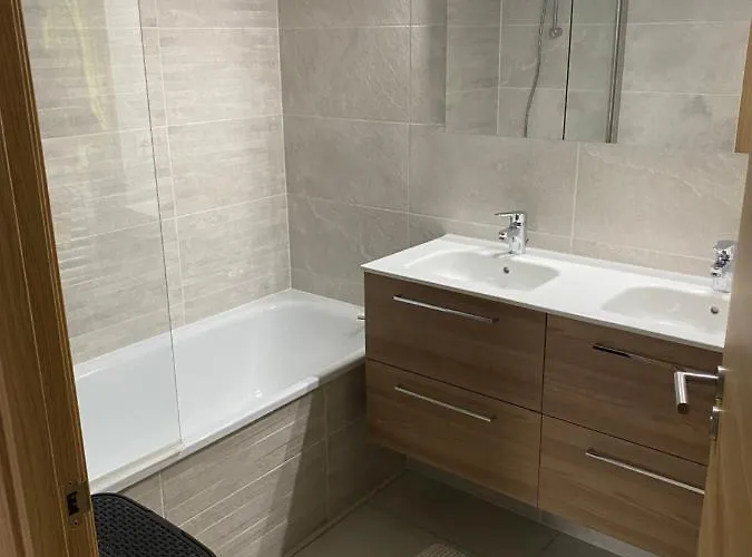 Kwatera prywatna D'hote Cosy Hiriburu *